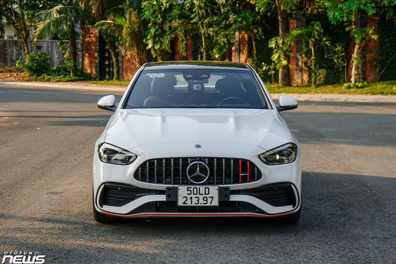Mercedes-AMG C43: Cỗ máy F1 bên trong chiếc xe gia đình