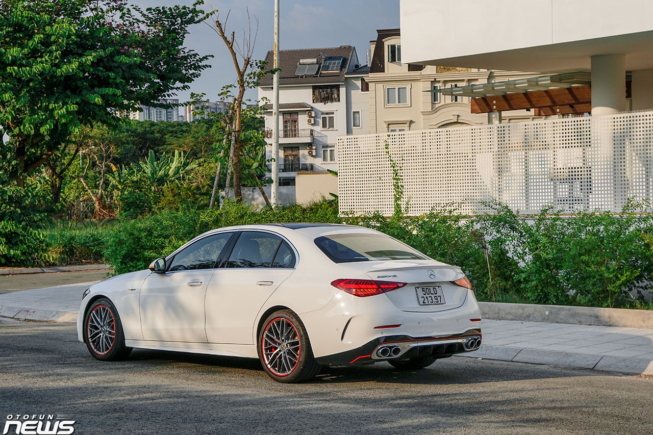 Mercedes-AMG C43: Cỗ máy F1 bên trong chiếc xe gia đình