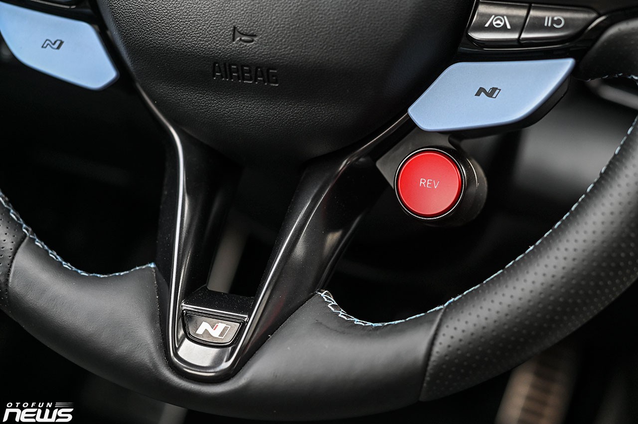 Chi tiết Hyundai Elantra N vừa được mang về Việt Nam Chi tiết Hyundai Elantra N vừa được mang về Việt Nam