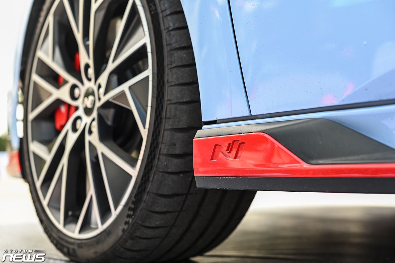 Chi tiết Hyundai Elantra N vừa được mang về Việt Nam Chi tiết Hyundai Elantra N vừa được mang về Việt Nam