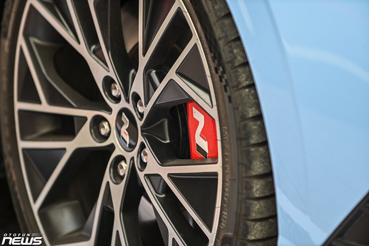 Chi tiết Hyundai Elantra N vừa được mang về Việt Nam Chi tiết Hyundai Elantra N vừa được mang về Việt Nam
