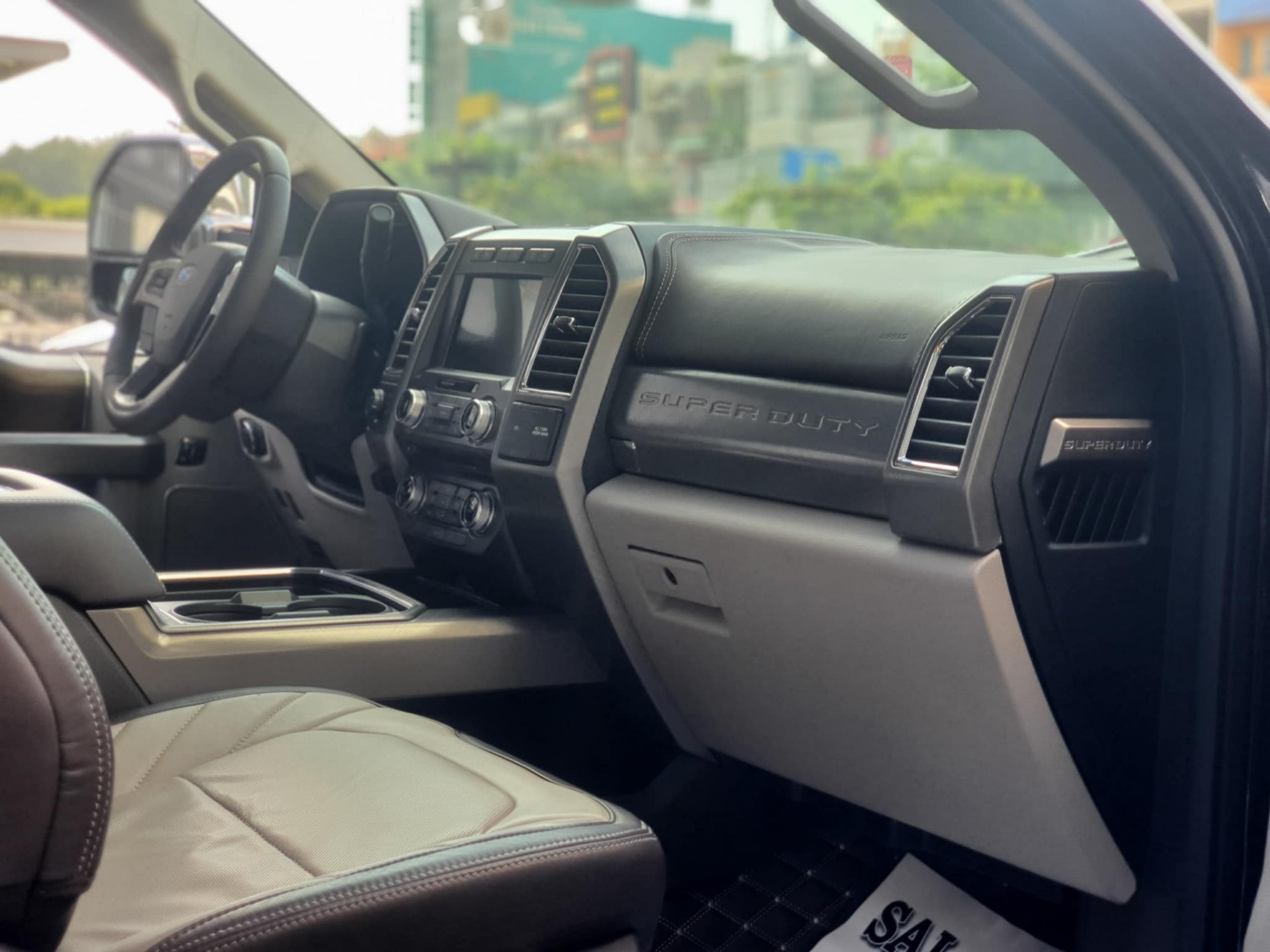 Ford F-350 độc nhất Việt Nam lên sàn xe cũ, giá rao bán gần 4,7 tỷ đồng