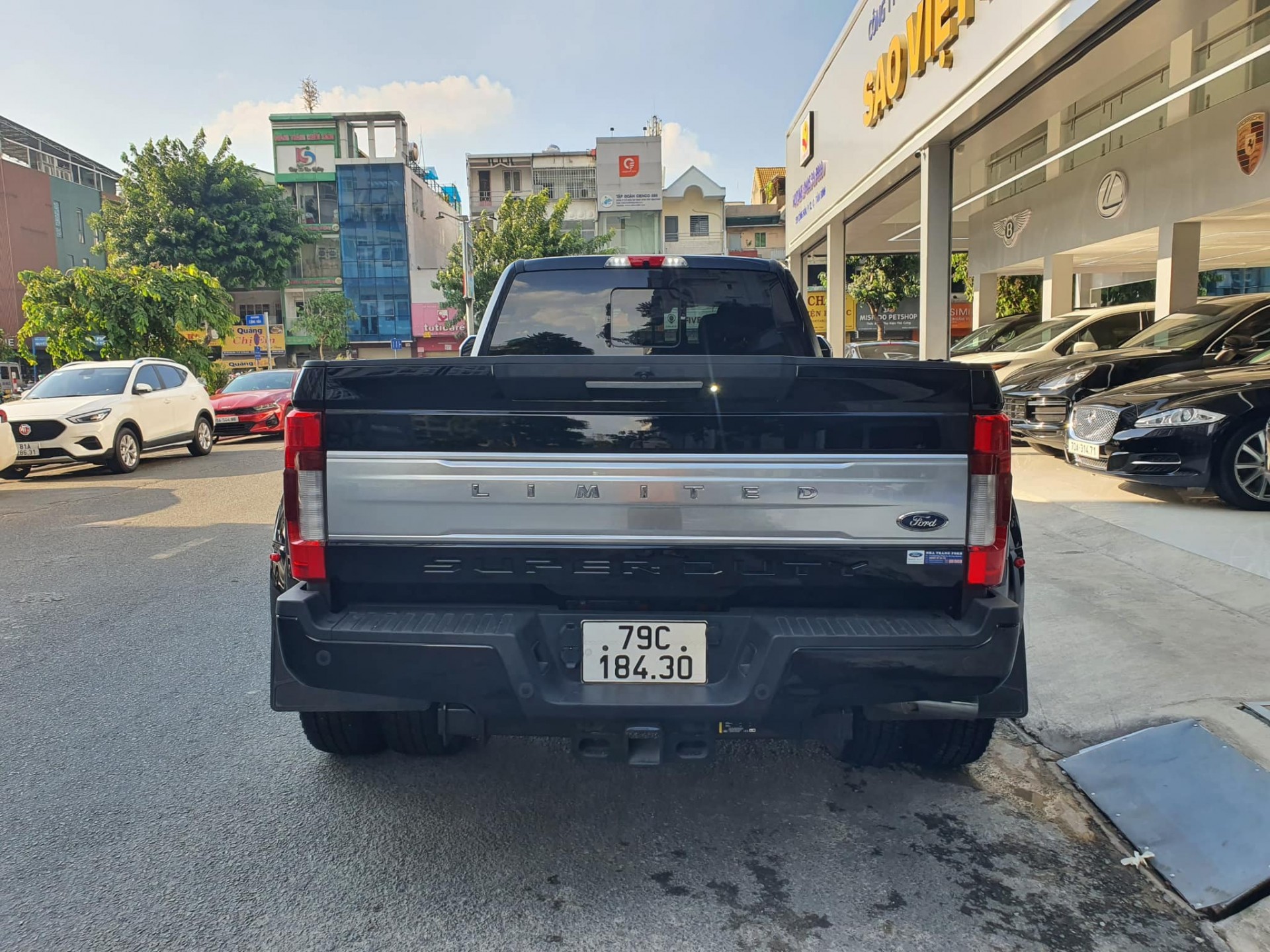 Ford F-350 độc nhất Việt Nam lên sàn xe cũ, giá rao bán gần 4,7 tỷ đồng