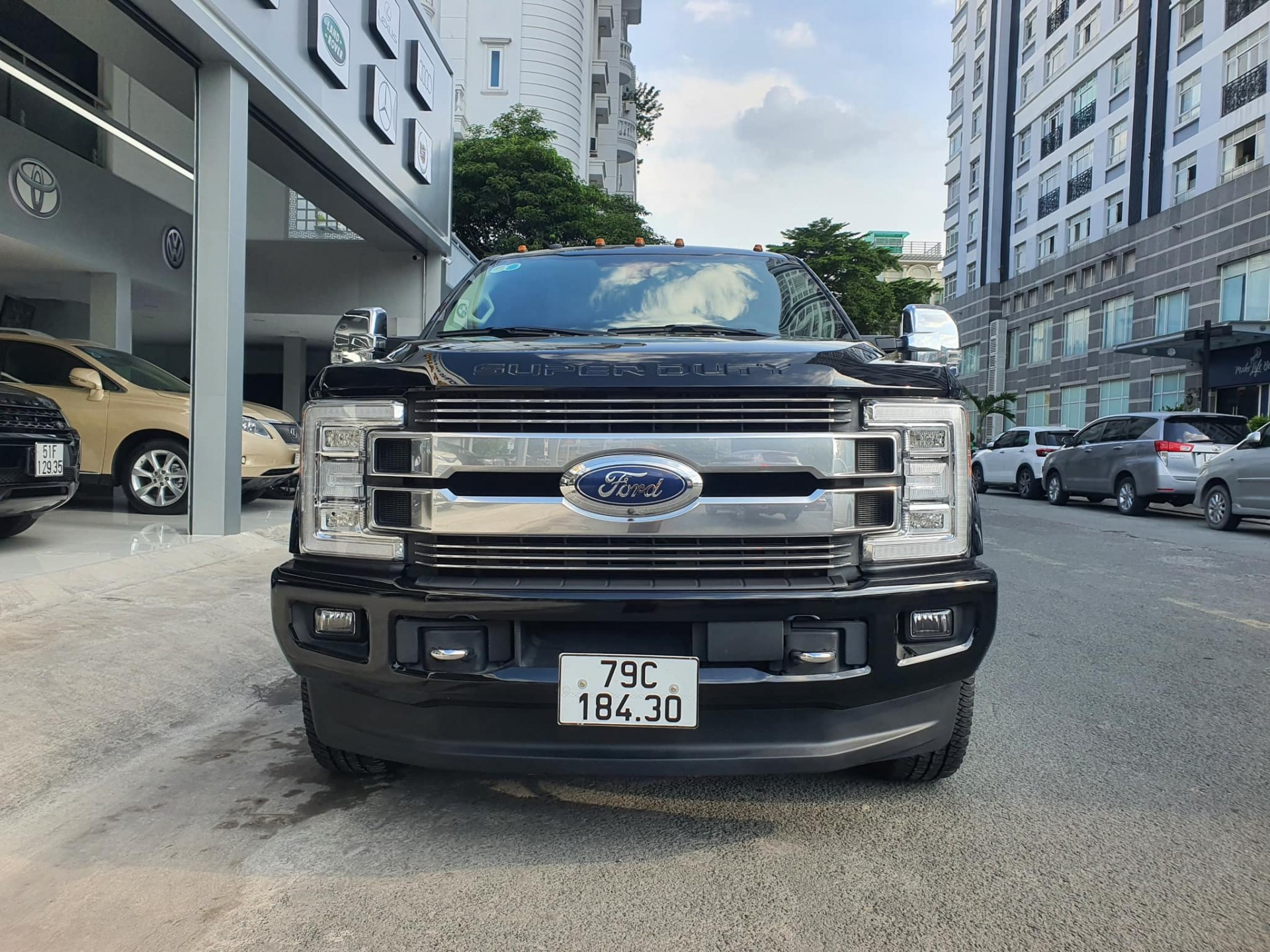Ford F-350 độc nhất Việt Nam lên sàn xe cũ, giá rao bán gần 4,7 tỷ đồng