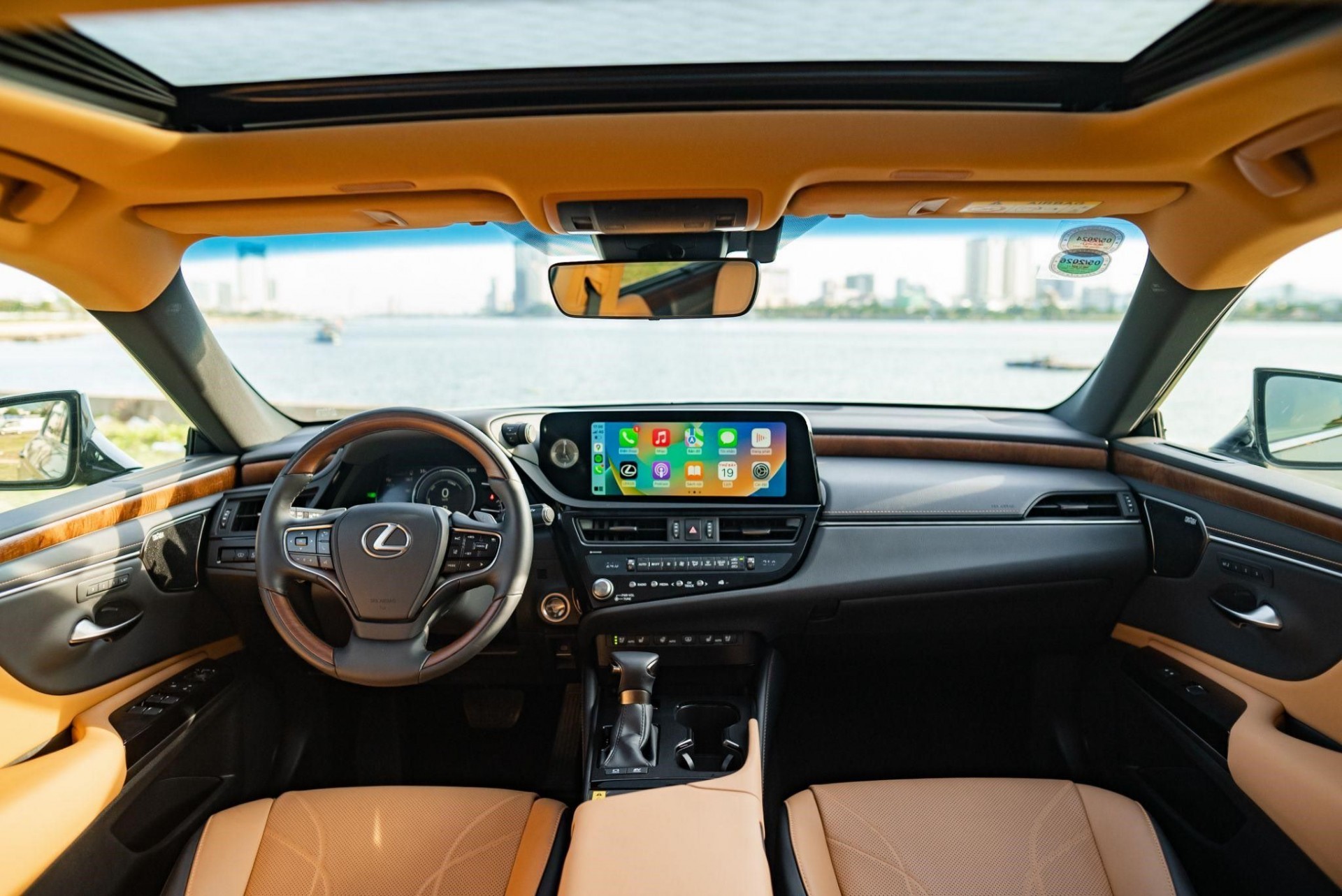 Lexus ES 300h – Sang trọng nhưng không phô trương Lexus ES 300h – Sang trọng nhưng không phô trương