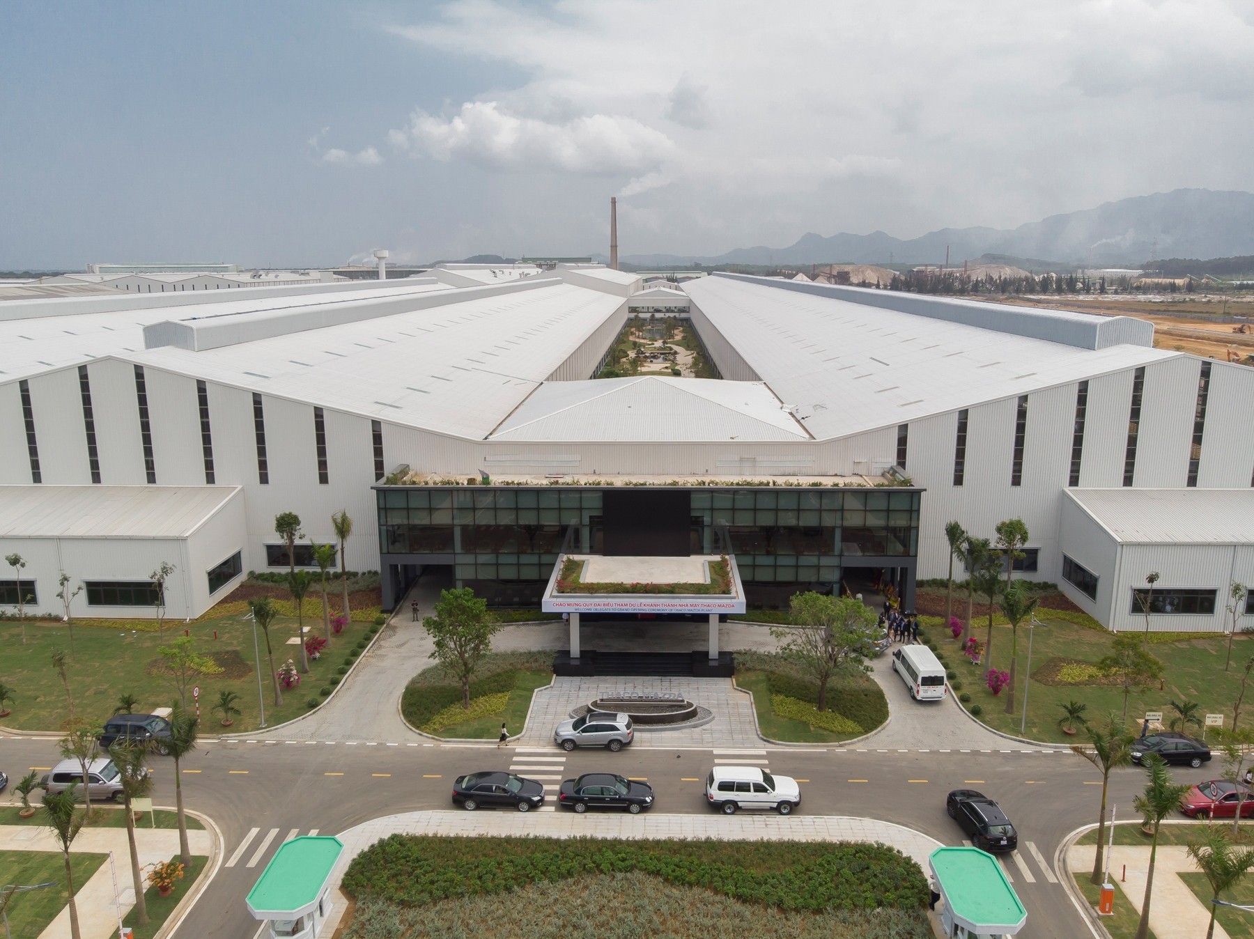 Vì sao THACO, VinFast, TC Group muốn giữ điều kiện sản xuất ô tô?