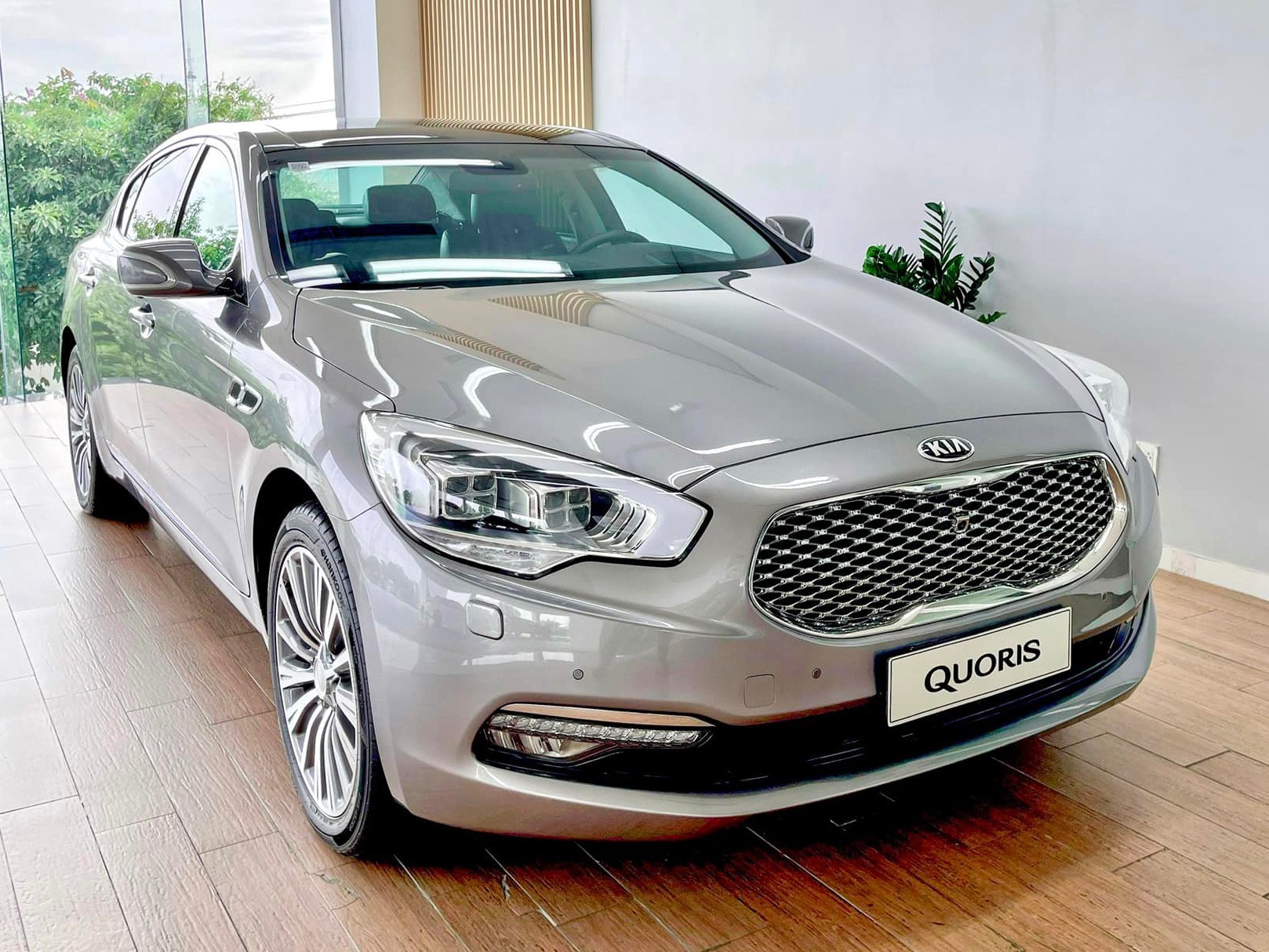 Kia Quoris mới 100% giảm giá gần 1,2 tỷ đồng vẫn khó bán Kia Quoris mới 100% giảm giá gần 1,2 tỷ đồng vẫn khó bán