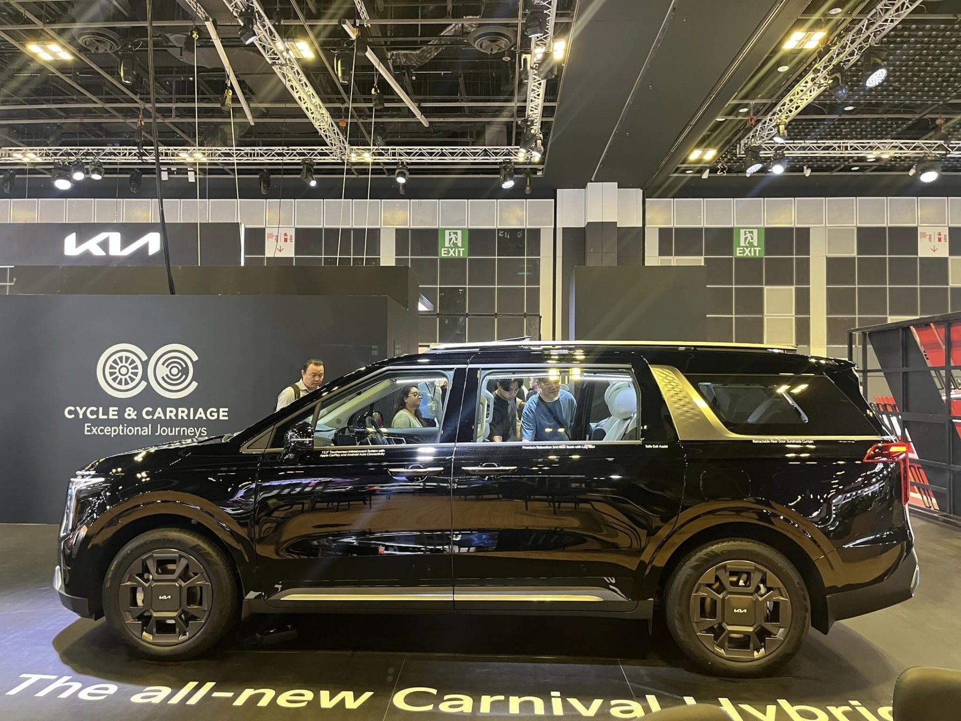 Kia Carnival 2024 bản hybrid ra mắt tại Singapore, chờ ngày về Việt Nam Kia Carnival 2024 bản hybrid ra mắt tại Singapore, chờ ngày về Việt Nam