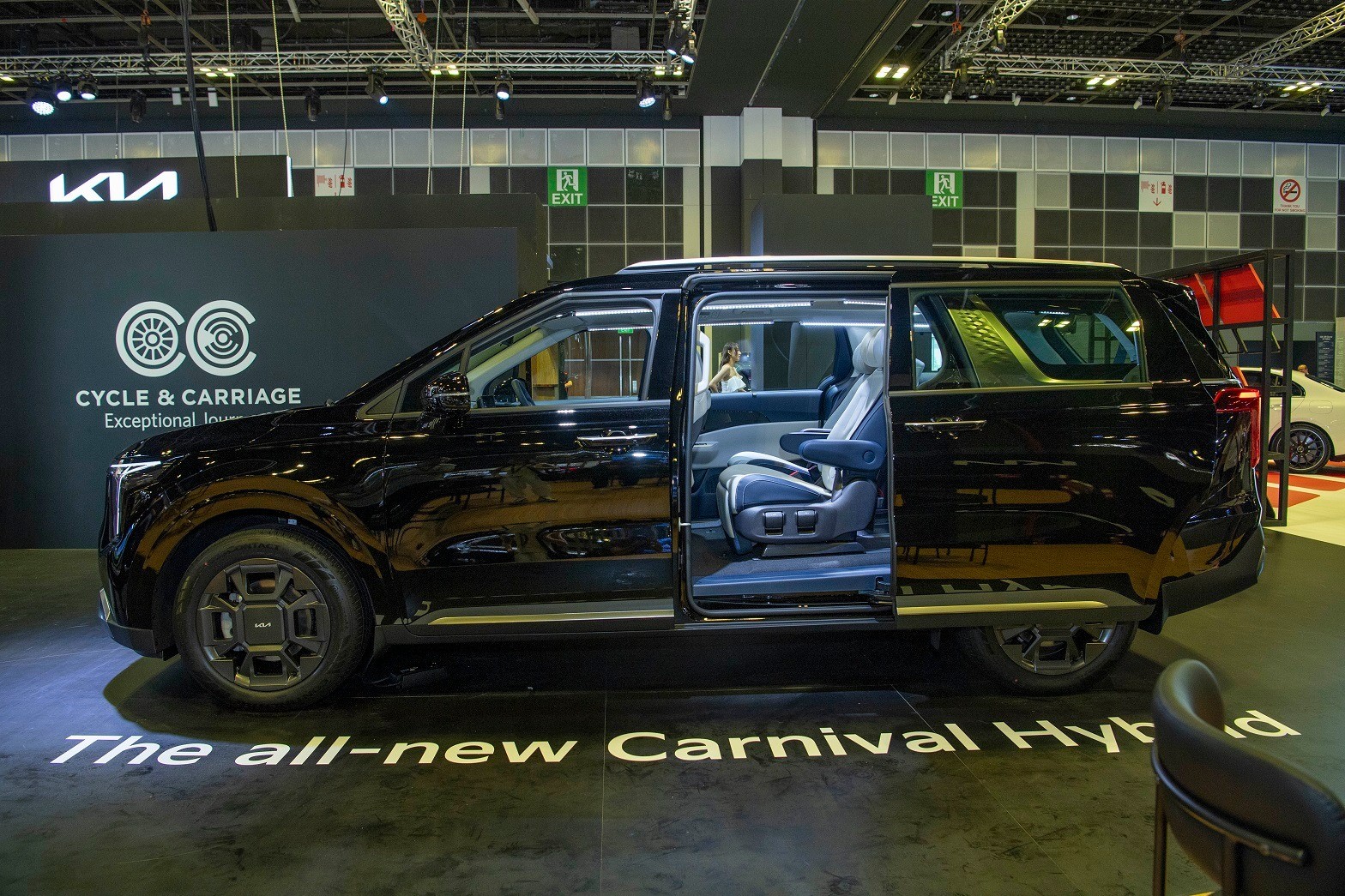 Kia Carnival 2024 bản hybrid ra mắt tại Singapore, chờ ngày về Việt Nam Kia Carnival 2024 bản hybrid ra mắt tại Singapore, chờ ngày về Việt Nam