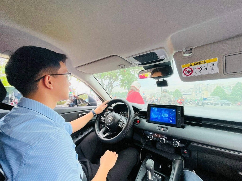 Tài chính dưới 800 triệu, chủ xe 9X lí giải vì sao lựa chọn Honda HR-V bản G thay vì các mẫu xe khác Tài chính dưới 800 triệu, chủ xe 9X lí giải vì sao lựa chọn Honda HR-V bản G thay vì các mẫu xe khác