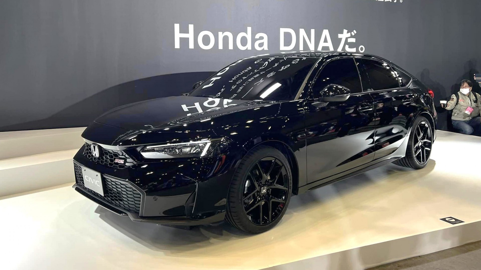 Lộ diện Honda Civic RS 2024, tăng hiệu năng thêm tùy chọn hộp số sàn