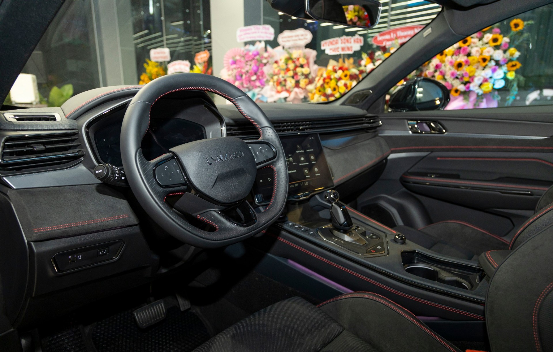 Lynk & Co 01 lướt đi 4.000km bán lỗ gần 200 triệu đồng Lynk & Co 01 lướt đi 4.000km bán lỗ gần 200 triệu đồng
