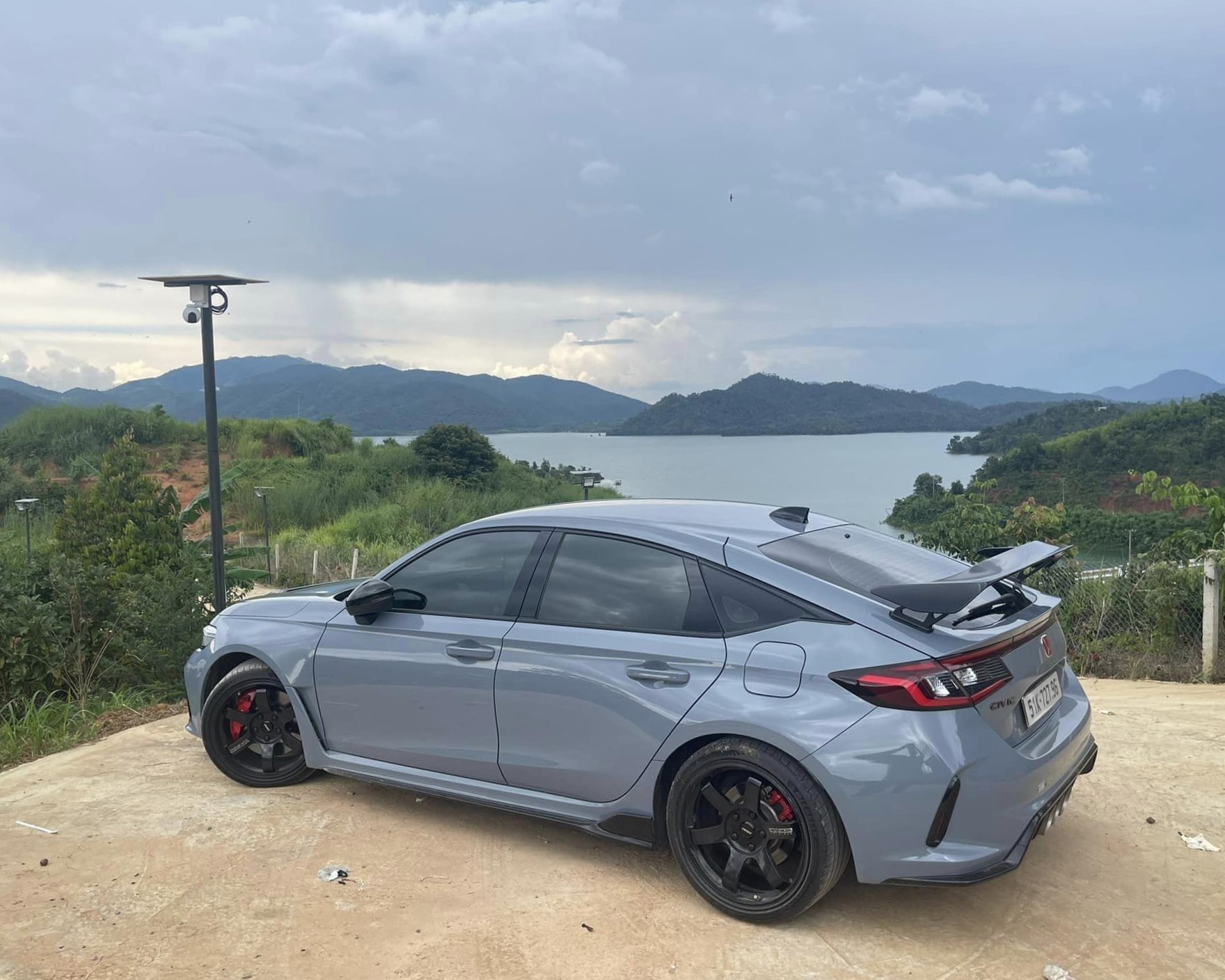 Honda Civic Type R 2023 được rao bán với giá 2,45 tỷ đồng Honda Civic Type R 2023 được rao bán với giá 2,45 tỷ đồng