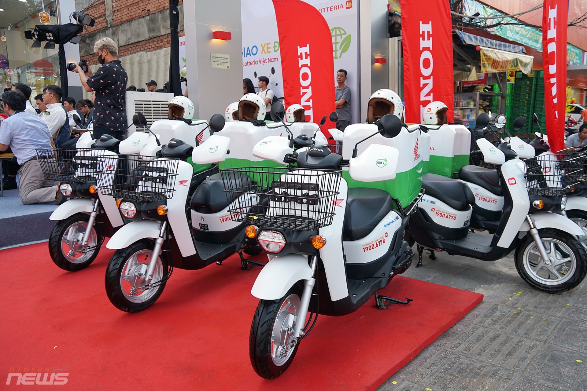 Honda Việt Nam hợp tác cùng Lotteria sử dụng xe điện khi giao hàng Honda Việt Nam hợp tác cùng Lotteria sử dụng xe điện khi giao hàng