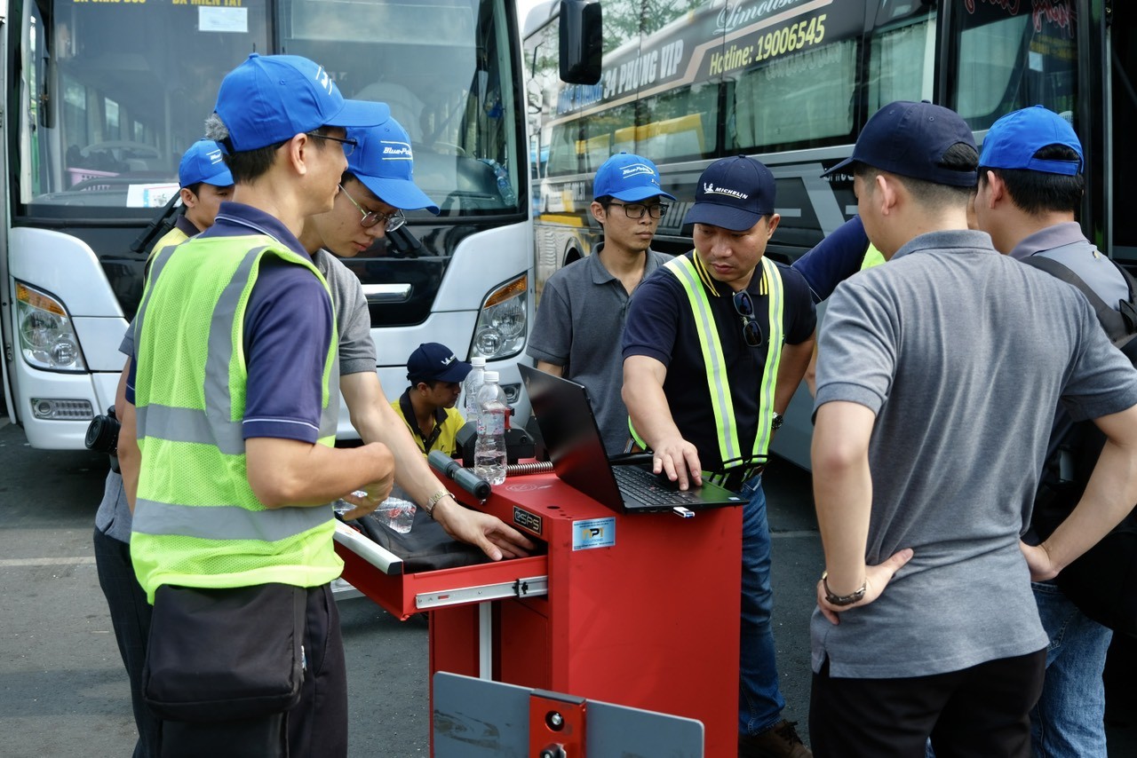 Michelin kiểm tra an toàn miễn phí cho hơn 300 xe khách Michelin kiểm tra an toàn miễn phí cho hơn 300 xe khách
