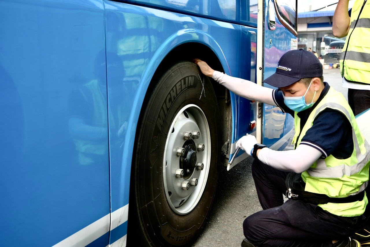 Michelin kiểm tra an toàn miễn phí cho hơn 300 xe khách Michelin kiểm tra an toàn miễn phí cho hơn 300 xe khách