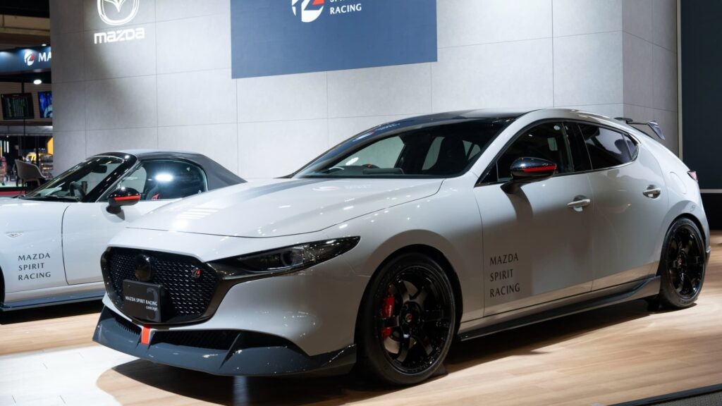 Mazda Spirit Racing 3 - kẻ đối đầu Honda Civic Type R Mazda Spirit Racing 3 - kẻ đối đầu Honda Civic Type R
