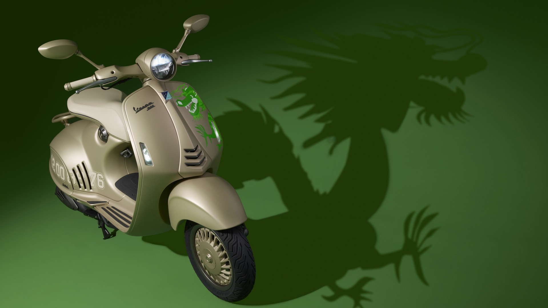 Ra mắt Vespa 946 phiên bản mừng Tết Giáp Thìn, sản xuất giới hạn chỉ 1.888 xe