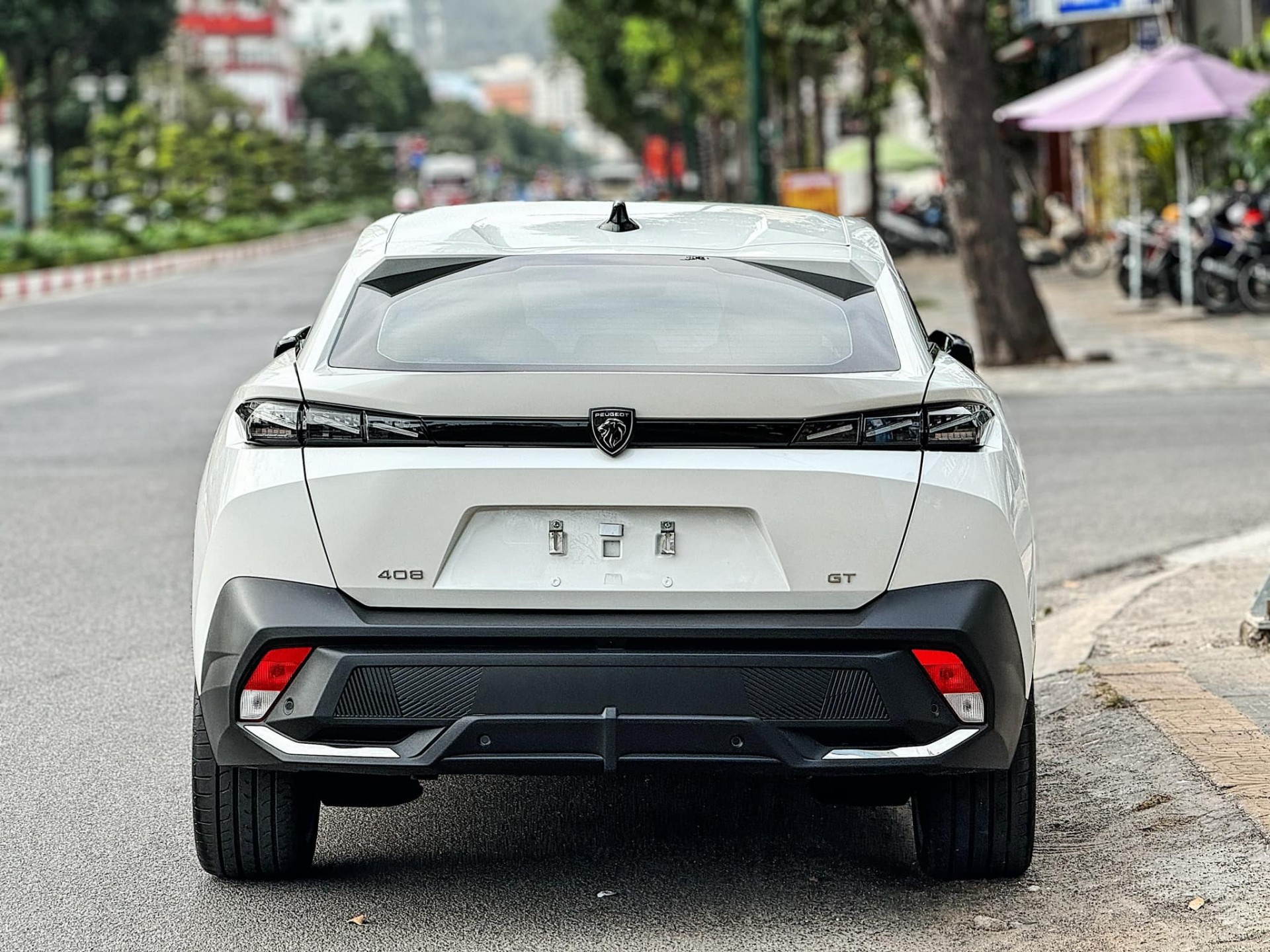 Peugeot 408 GT vừa chạy 2.600 km lỗ ngay 300 triệu đồng