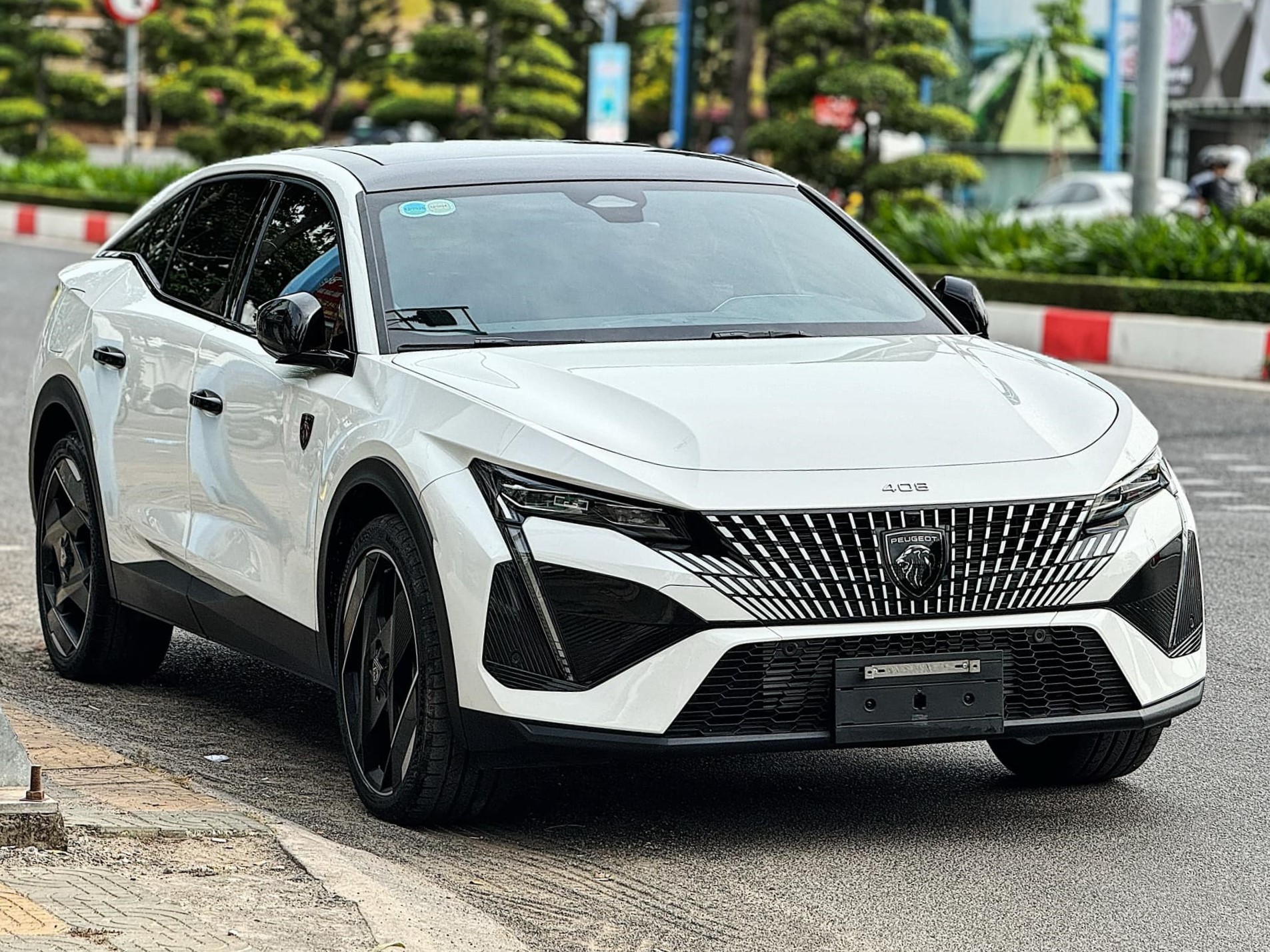 Peugeot 408 GT vừa chạy 2.600 km lỗ ngay 300 triệu đồng