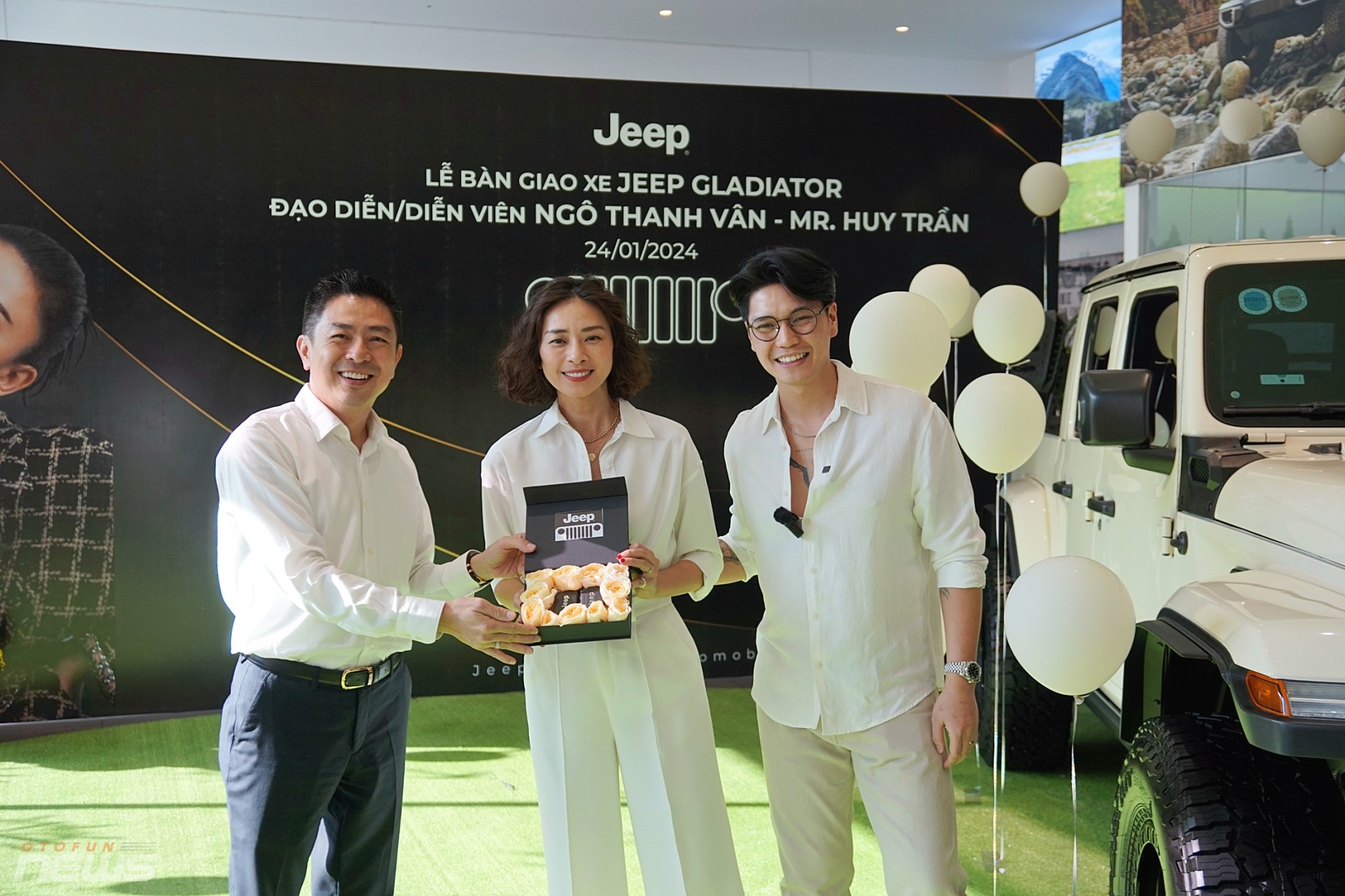'Đả nữ' Ngô Thanh Vân được tặng Jeep Gladiator 'Đả nữ' Ngô Thanh Vân được tặng Jeep Gladiator