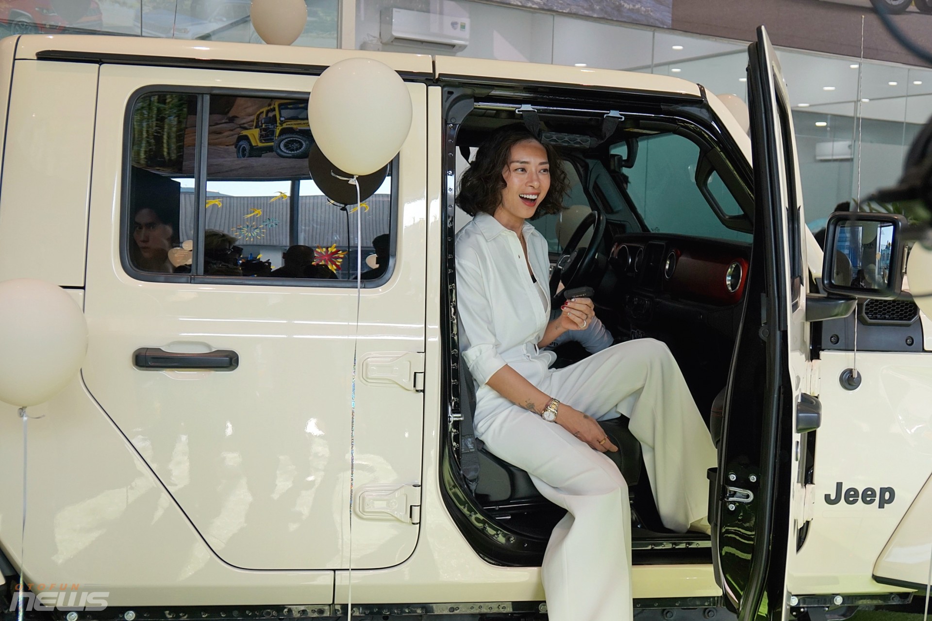 'Đả nữ' Ngô Thanh Vân được tặng Jeep Gladiator 'Đả nữ' Ngô Thanh Vân được tặng Jeep Gladiator