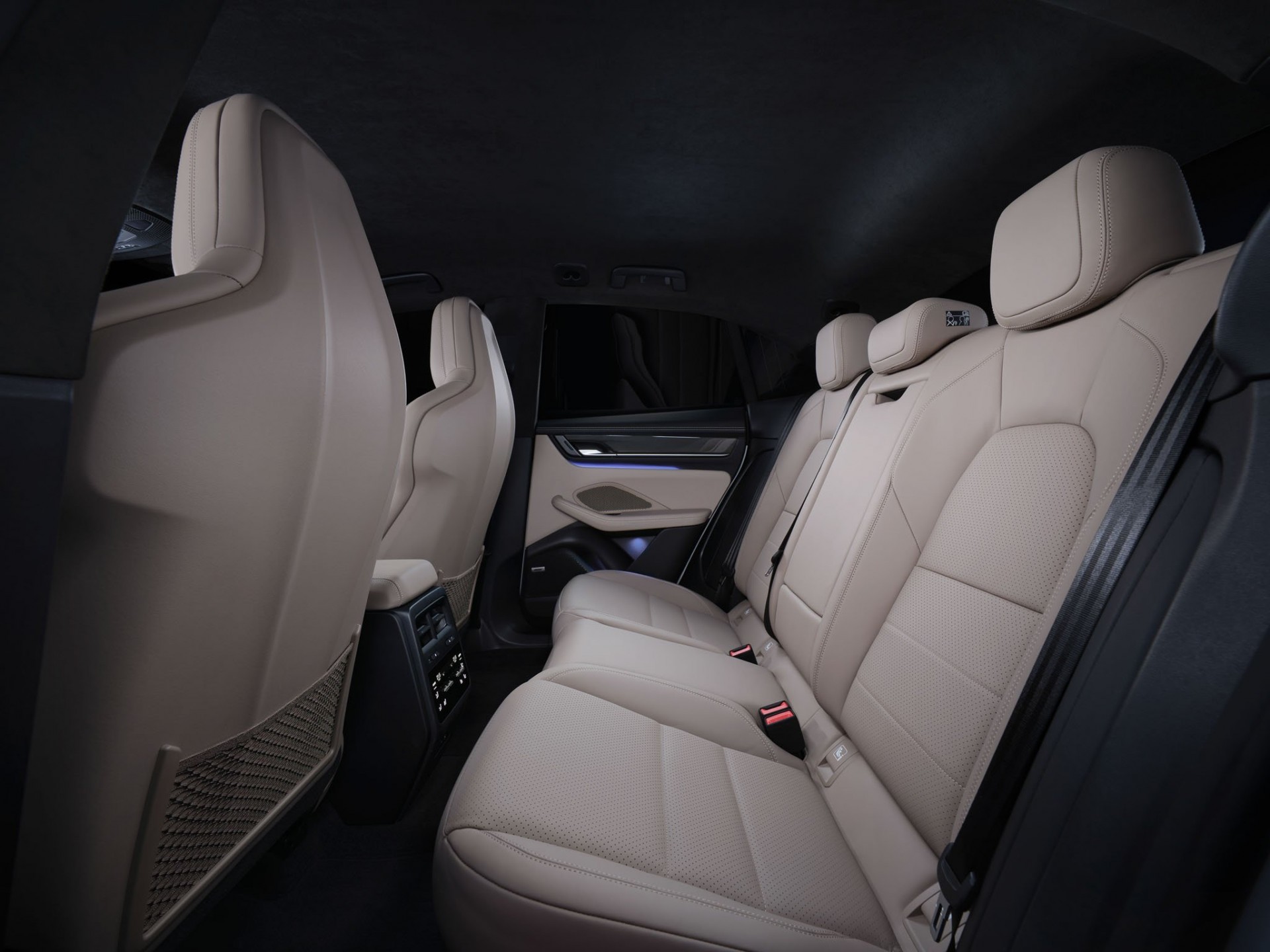 Porsche Macan EV 2024: SUV chạy điện đầu tiên của Porsche Porsche Macan EV 2024: SUV chạy điện đầu tiên của Porsche