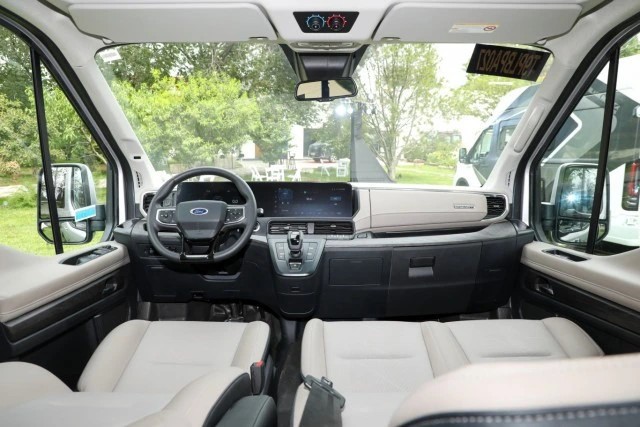 Ford Transit 2024 đã về nhà máy Việt Nam Ford Transit 2024 đã về nhà máy Việt Nam