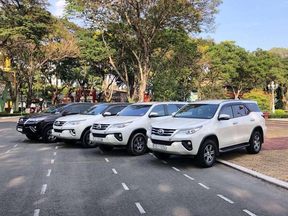 Giá thuê ô tô tự lái tăng gấp đôi vẫn 'cháy' hàng Giá thuê ô tô tự lái tăng gấp đôi vẫn 'cháy' hàng