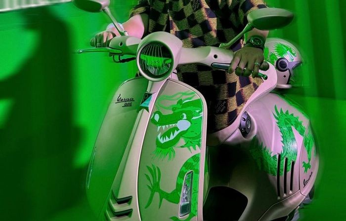 Hình ảnh thực tế Vespa 946 Dragon, dự kiến về Việt Nam vào tháng 4 Hình ảnh thực tế Vespa 946 Dragon, dự kiến về Việt Nam vào tháng 4