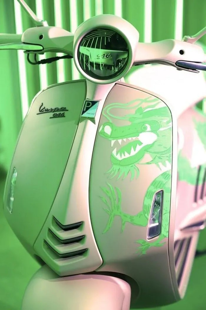 Hình ảnh thực tế Vespa 946 Dragon, dự kiến về Việt Nam vào tháng 4 Hình ảnh thực tế Vespa 946 Dragon, dự kiến về Việt Nam vào tháng 4