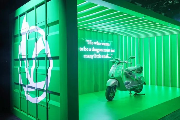 Hình ảnh thực tế Vespa 946 Dragon, dự kiến về Việt Nam vào tháng 4 Hình ảnh thực tế Vespa 946 Dragon, dự kiến về Việt Nam vào tháng 4