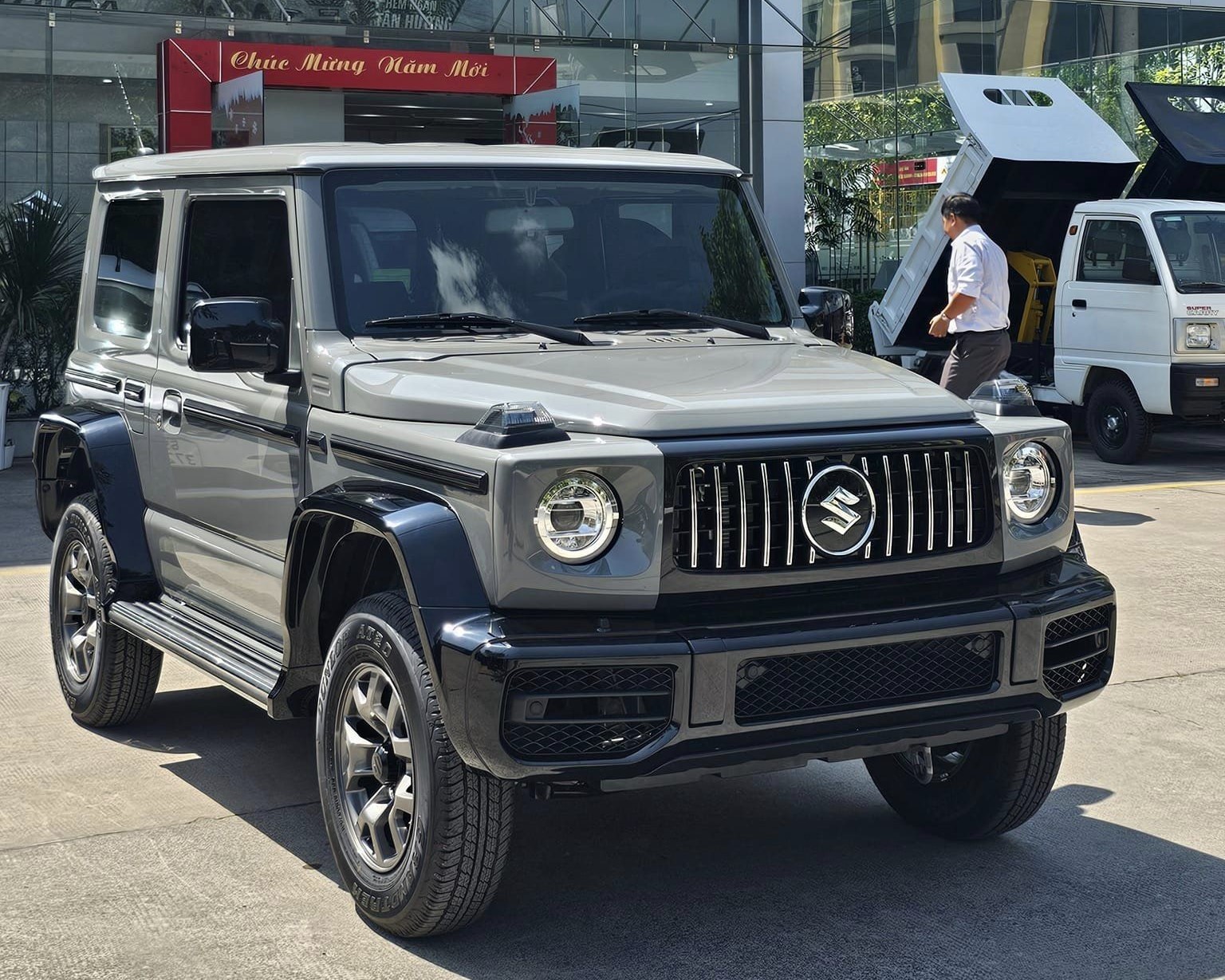 Suzuki Jimny chốt lịch ra mắt vào tháng 4/2024 sau nhiều tháng trì hoãn Suzuki Jimny chốt lịch ra mắt vào tháng 4/2024 sau nhiều tháng trì hoãn