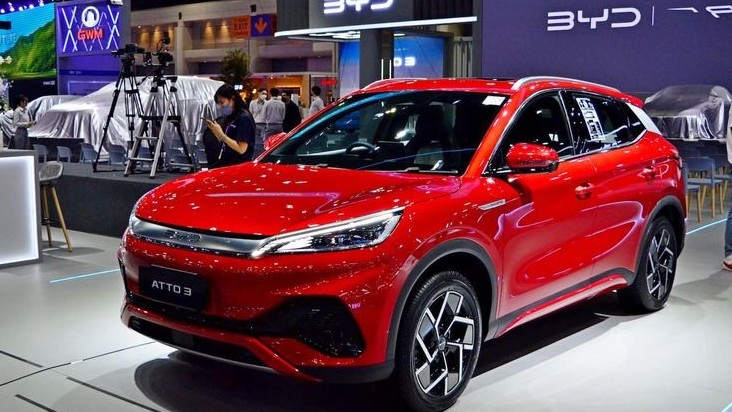 Huawei chê BYD bán chạy nhờ giá rẻ, nhà sáng lập BYD cảnh báo 'vòng loại trừ tàn bạo' với các hãng xe điện