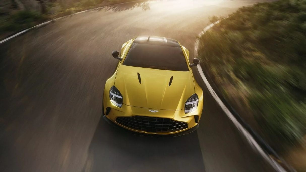 Aston Martin Vantage 2025: Chiếc xe thể thao tập trung vào người lái nhất từ trước đến nay