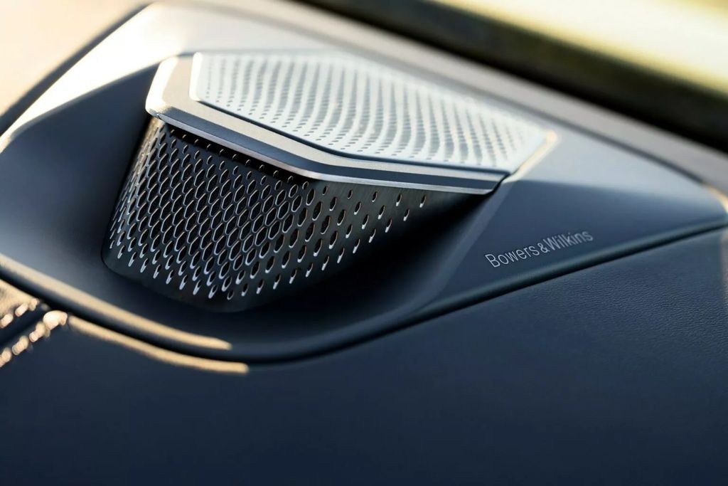 Aston Martin Vantage 2025: Chiếc xe thể thao tập trung vào người lái nhất từ trước đến nay