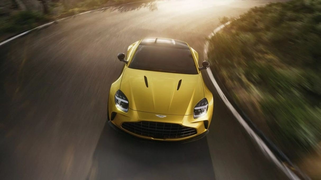Aston Martin Vantage 2025: Chiếc xe thể thao tập trung vào người lái nhất từ trước đến nay