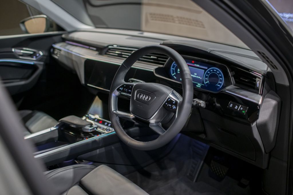 Xe điện Audi Q8 e-tron 2024 sắp ra mắt Việt Nam với giá dự kiến 3,8 tỷ đồng