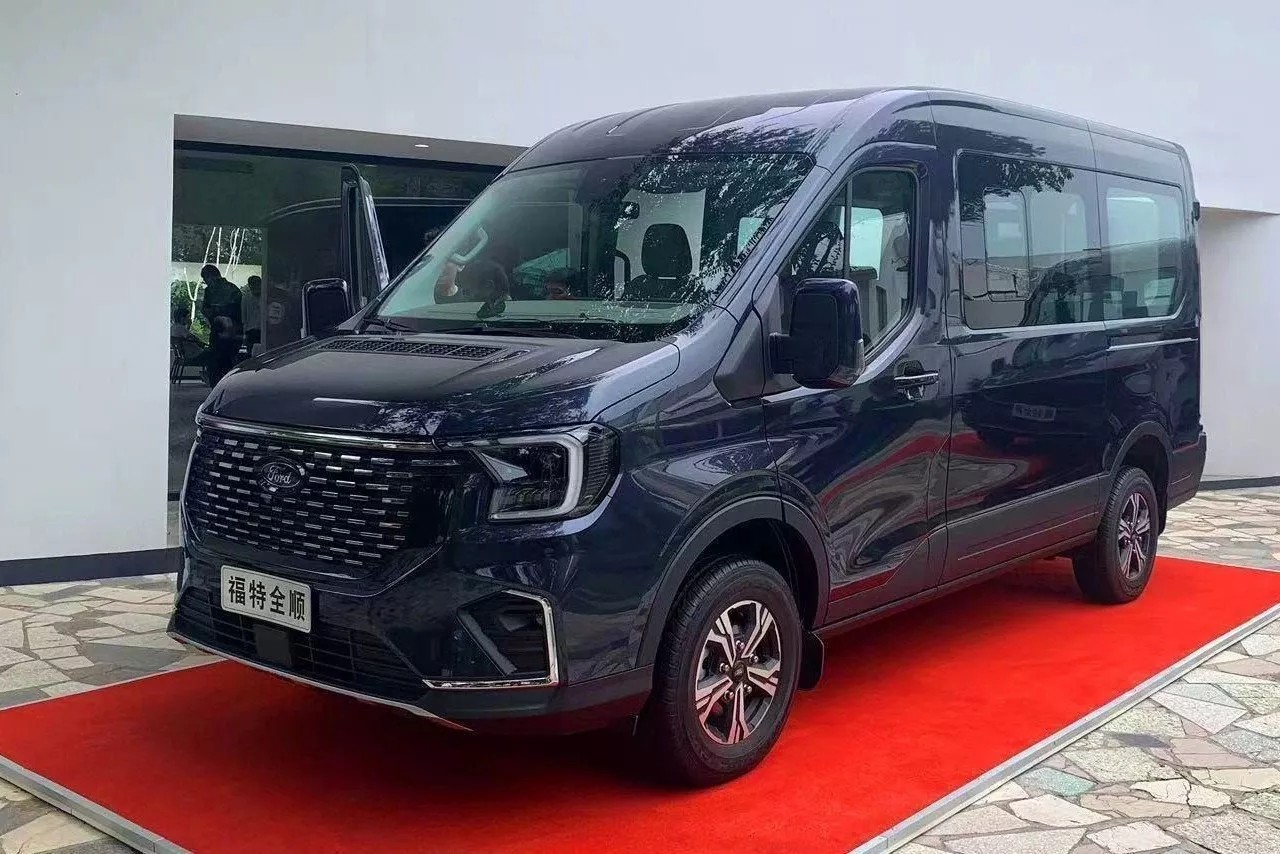 Đại lý nhận đặt cọc Ford Transit thế hệ mới, giá dự kiến từ 889 triệu đồng Đại lý nhận đặt cọc Ford Transit thế hệ mới, giá dự kiến từ 889 triệu đồng