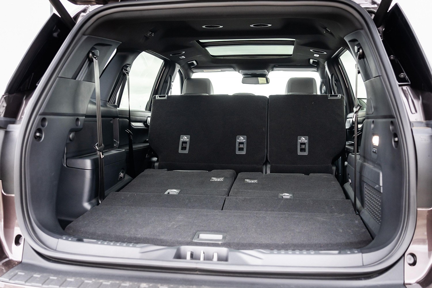 Ford Everest Platinum 2024 ra mắt tại Thái Lan, với trang bị mà người dùng Việt 'thèm cũng chẳng có''