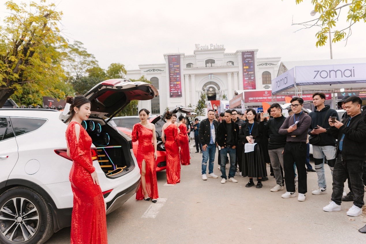 Đi xem Show Xe Độ tại quận Nam Từ Liêm – Hà Nội Đi xem Show Xe Độ tại quận Nam Từ Liêm – Hà Nội