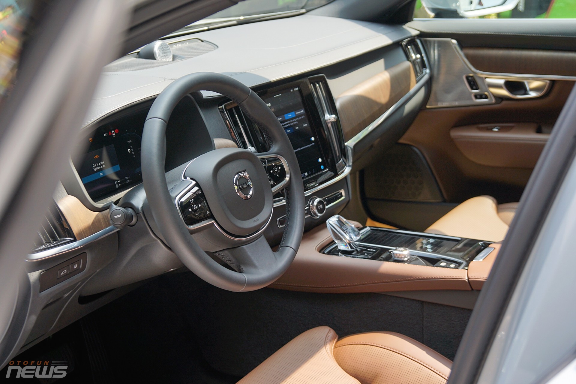 Volvo S90 Recharge ra mắt khách hàng Việt với giá 2,89 tỷ đồng