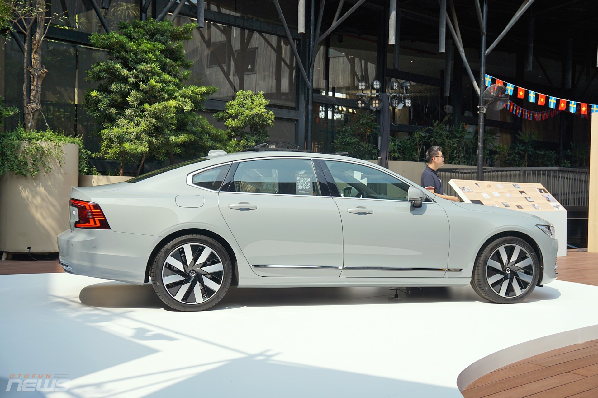 Volvo S90 Recharge ra mắt khách hàng Việt với giá 2,89 tỷ đồng