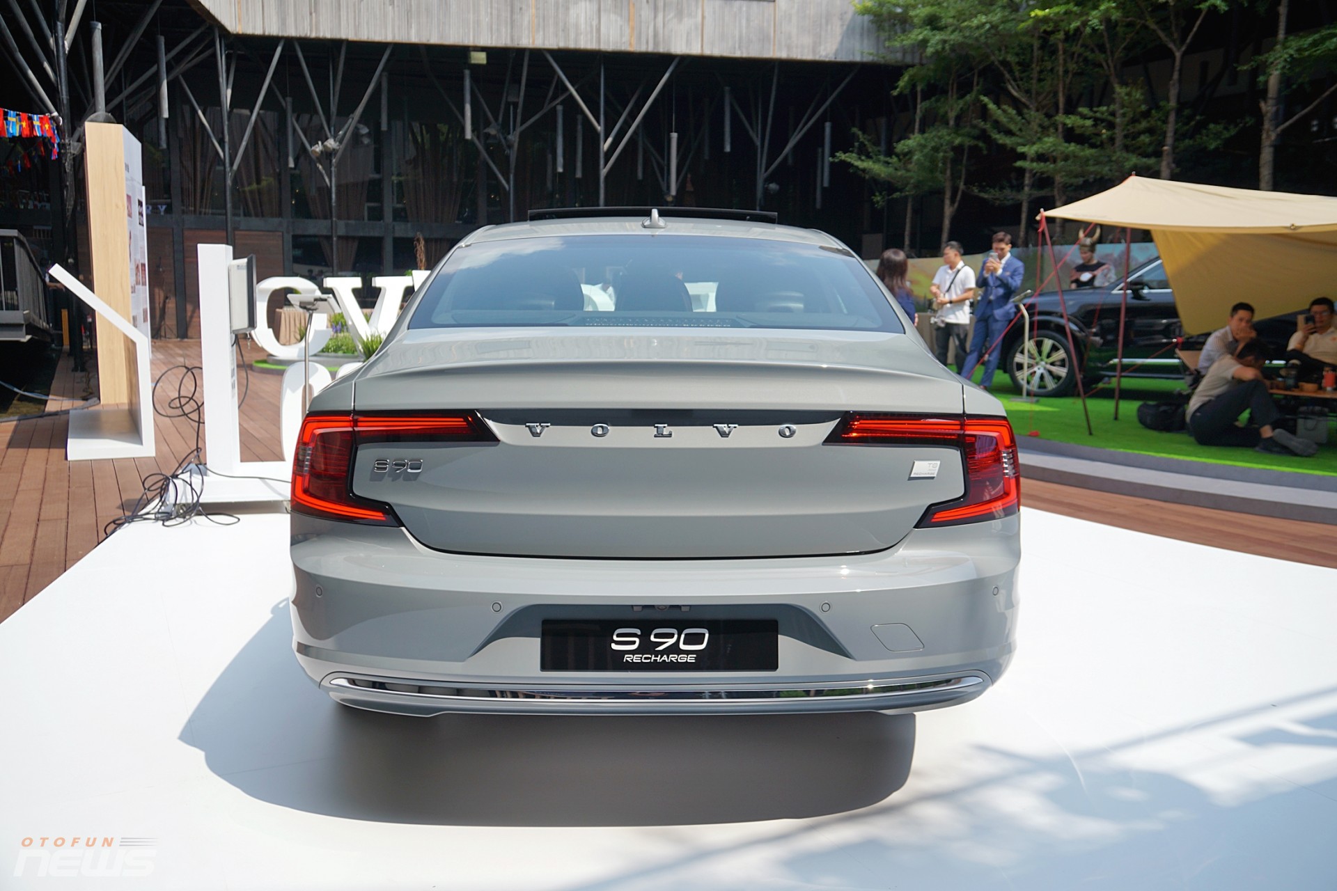 Volvo S90 Recharge ra mắt khách hàng Việt với giá 2,89 tỷ đồng