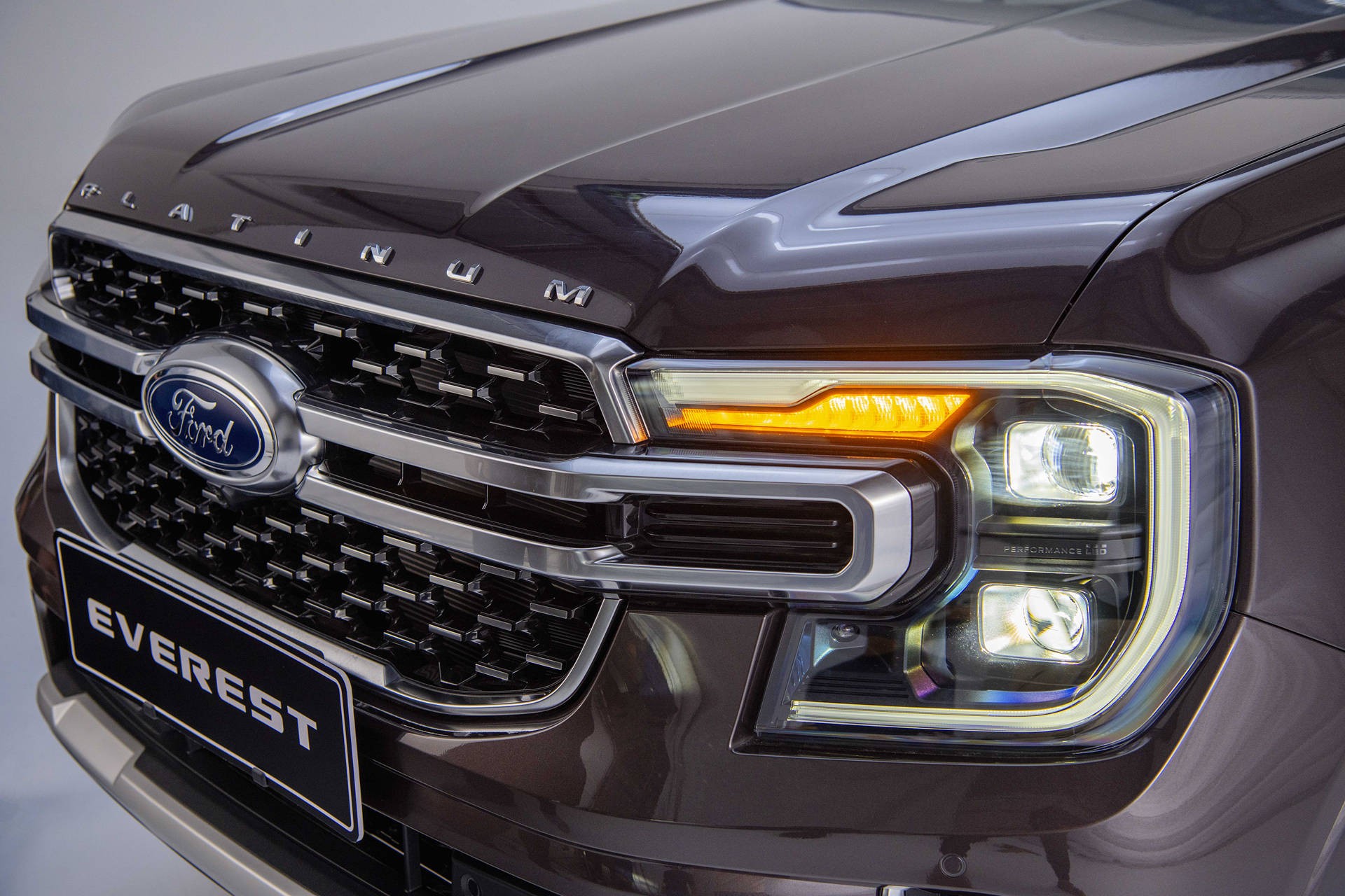 Ford Việt Nam công bố Everest Platinum và Ranger Stormtrak