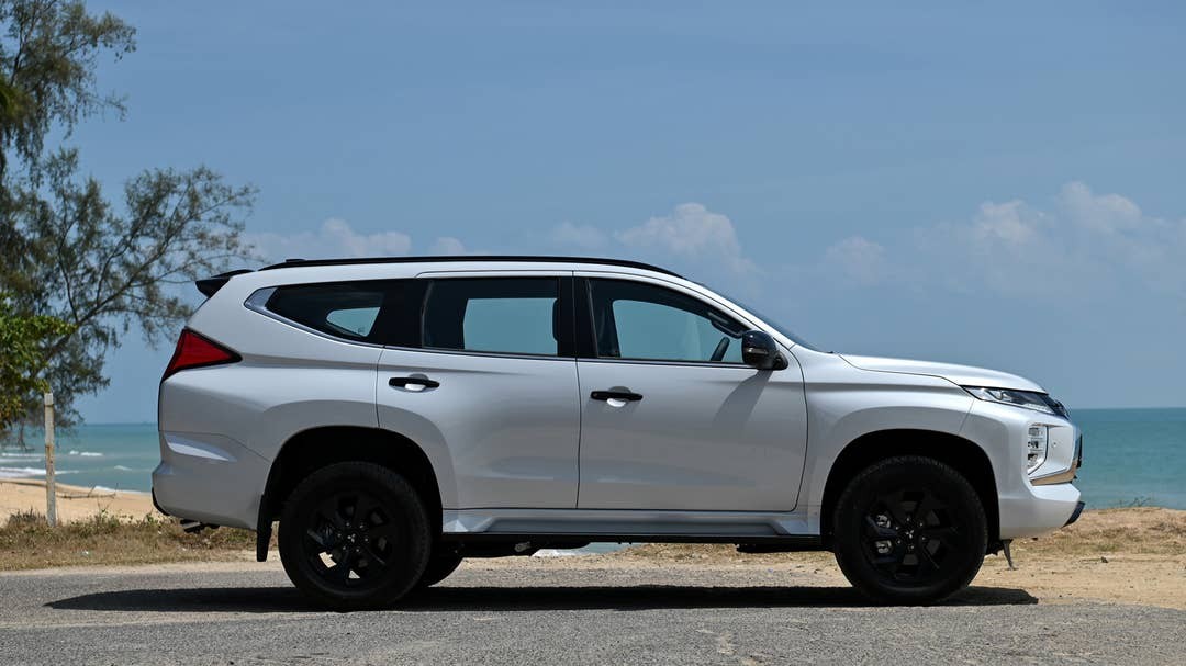Mitsubishi Pajero Sport 2024  ra mắt tại Thái Lan