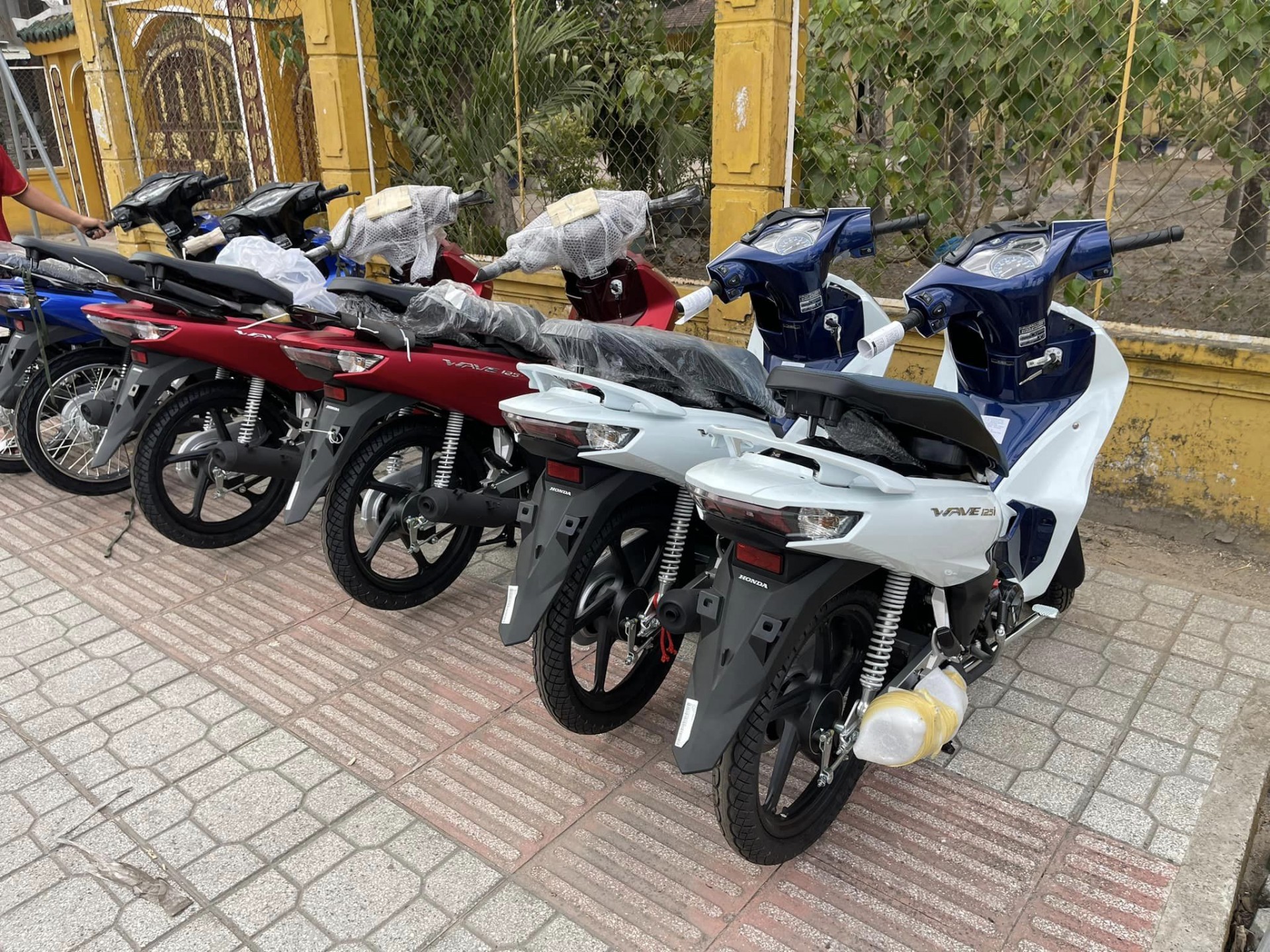 Cận cảnh Honda Wave 125i 2024 nhập Thái Lan với giá hơn 60 triệu đồng