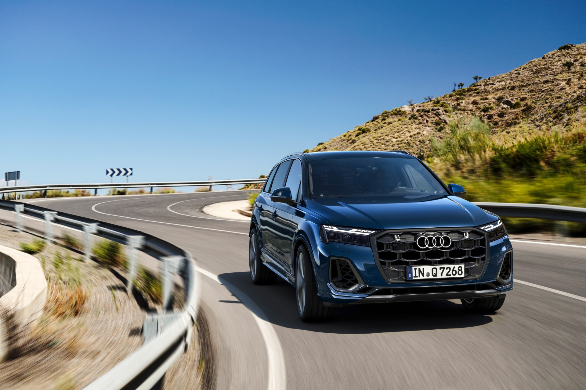 Audi Q7 ra mắt khách Việt với giá 3,4 tỷ đồng Audi Q7 ra mắt khách Việt với giá 3,4 tỷ đồng