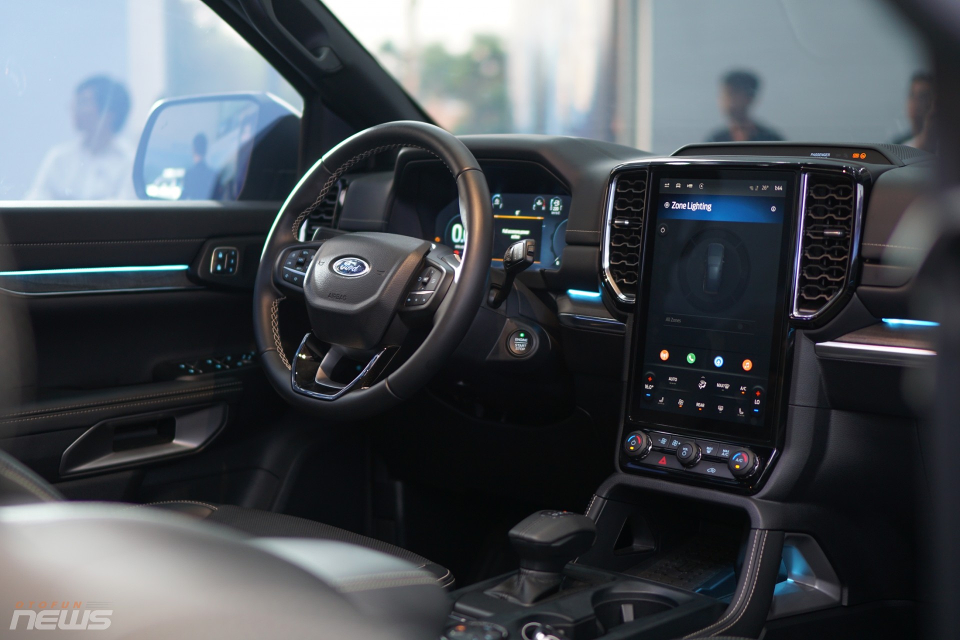 Ford Việt Nam công bố giá Ranger Stormtrak và Everest Platinum