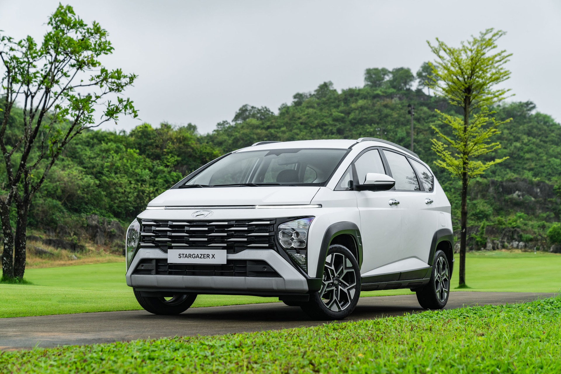 Hyundai Stargazer 2024 ra mắt thị trường Việt Nam: Giá từ 498 triệu đồng rẻ nhất phân khúc, thêm hai phiên bản X nhiều nâng cấp mới Hyundai Stargazer 2024 ra mắt thị trường Việt Nam: Giá từ 498 triệu đồng rẻ nhất phân khúc, thêm hai phiên bản X nhiều nâng cấp mới